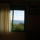 Da janela, a gente via e ouvia o mar na Ilha de Florianpolis.